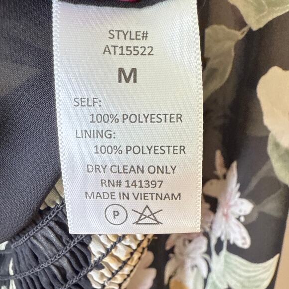 ASTR The Label Long Sleeve Cropped Deep V-Neck Floral Sheer Top Medium‎ Cottage - Picture 9 of 9